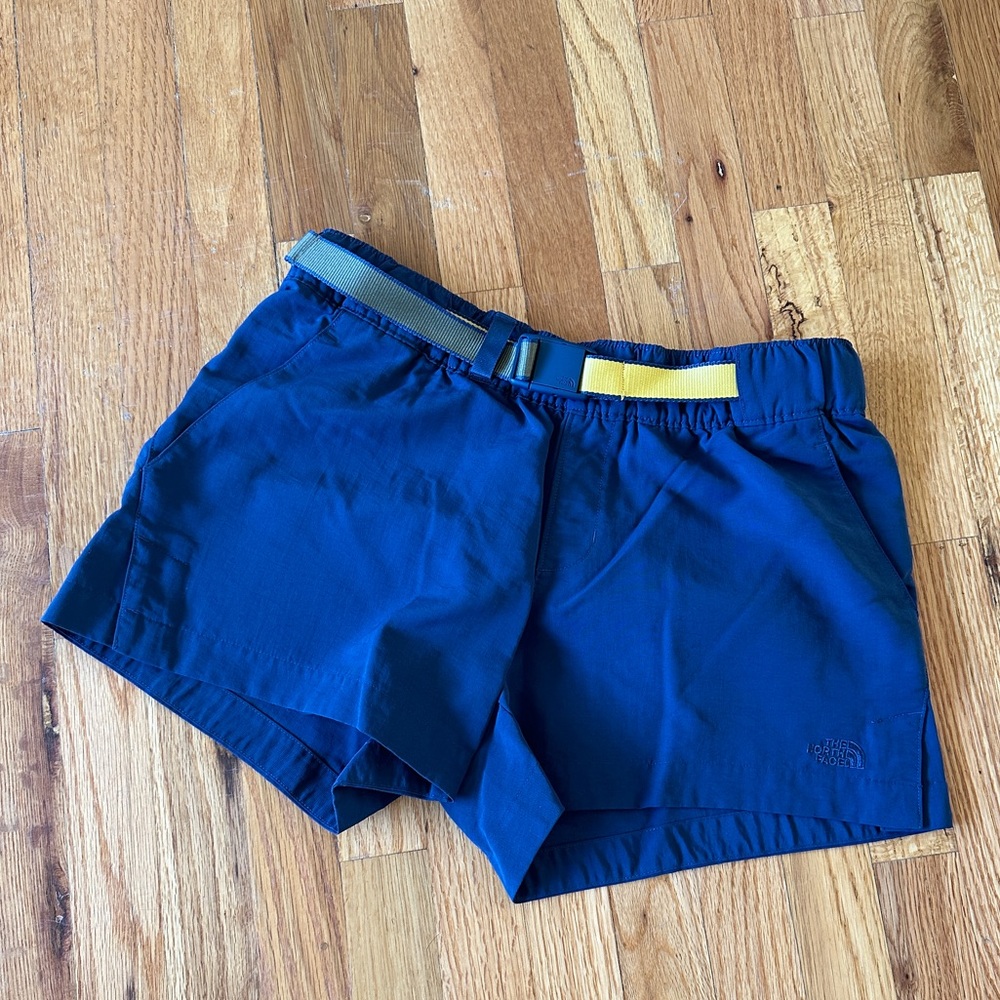 North Face Women’s Class V Belted Shorts - Small